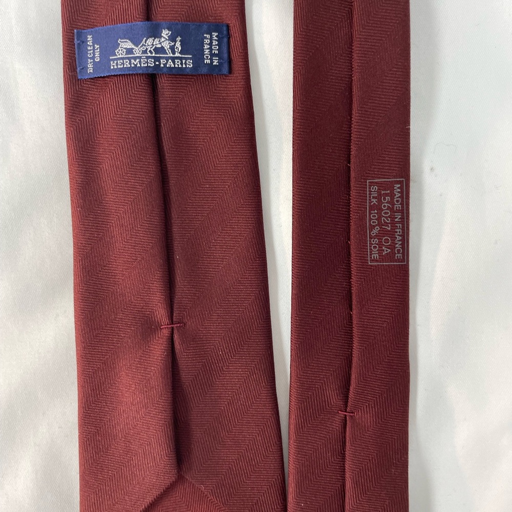 Hermes Deep Burgundy And Maroon Woven 100% Silk Tie - Picture 3 of 3